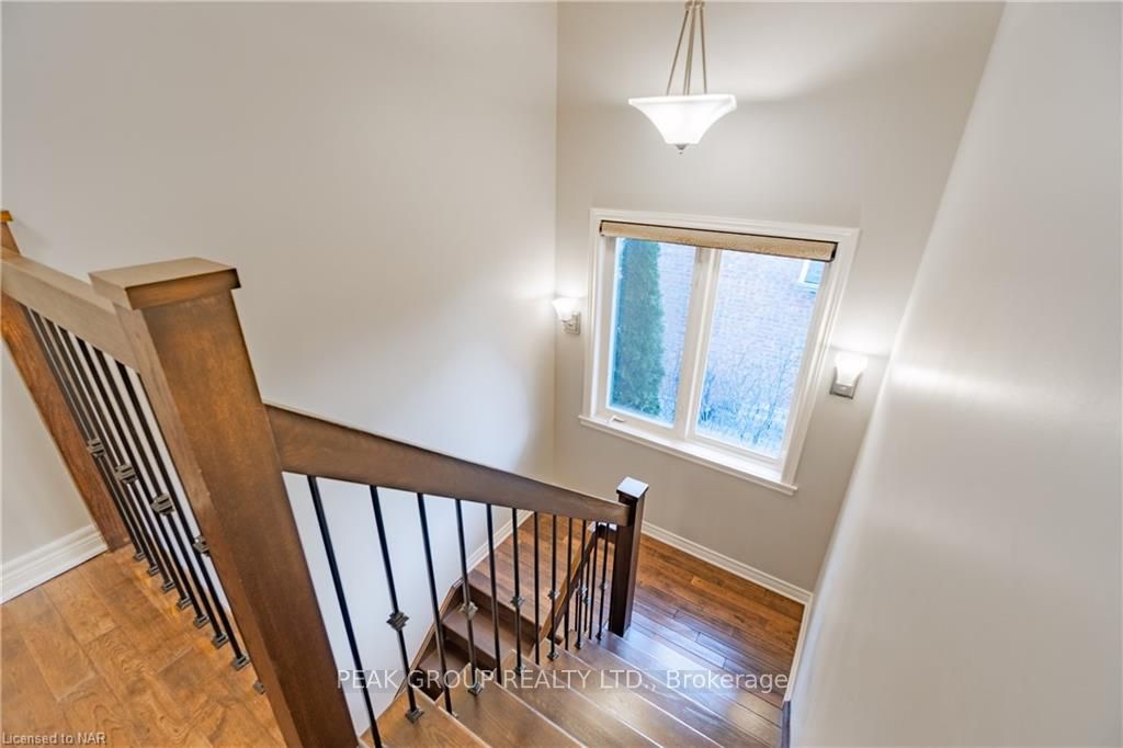 Photo 18 of 19 Merritt Road, Pelham, Fonthill — HOMEH