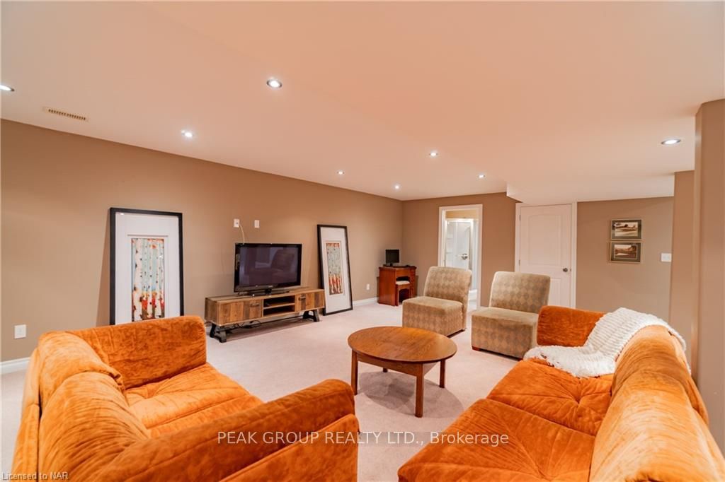 Photo 26 of 19 Merritt Road, Pelham, Fonthill — HOMEH