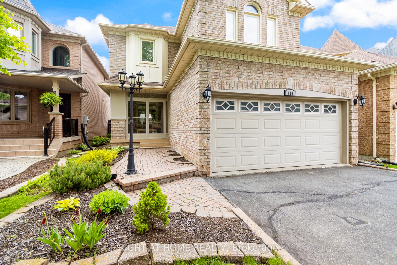 Photo 9 of 244 Rushbrook Drive, Newmarket, Summerhill Estates — HOMEH