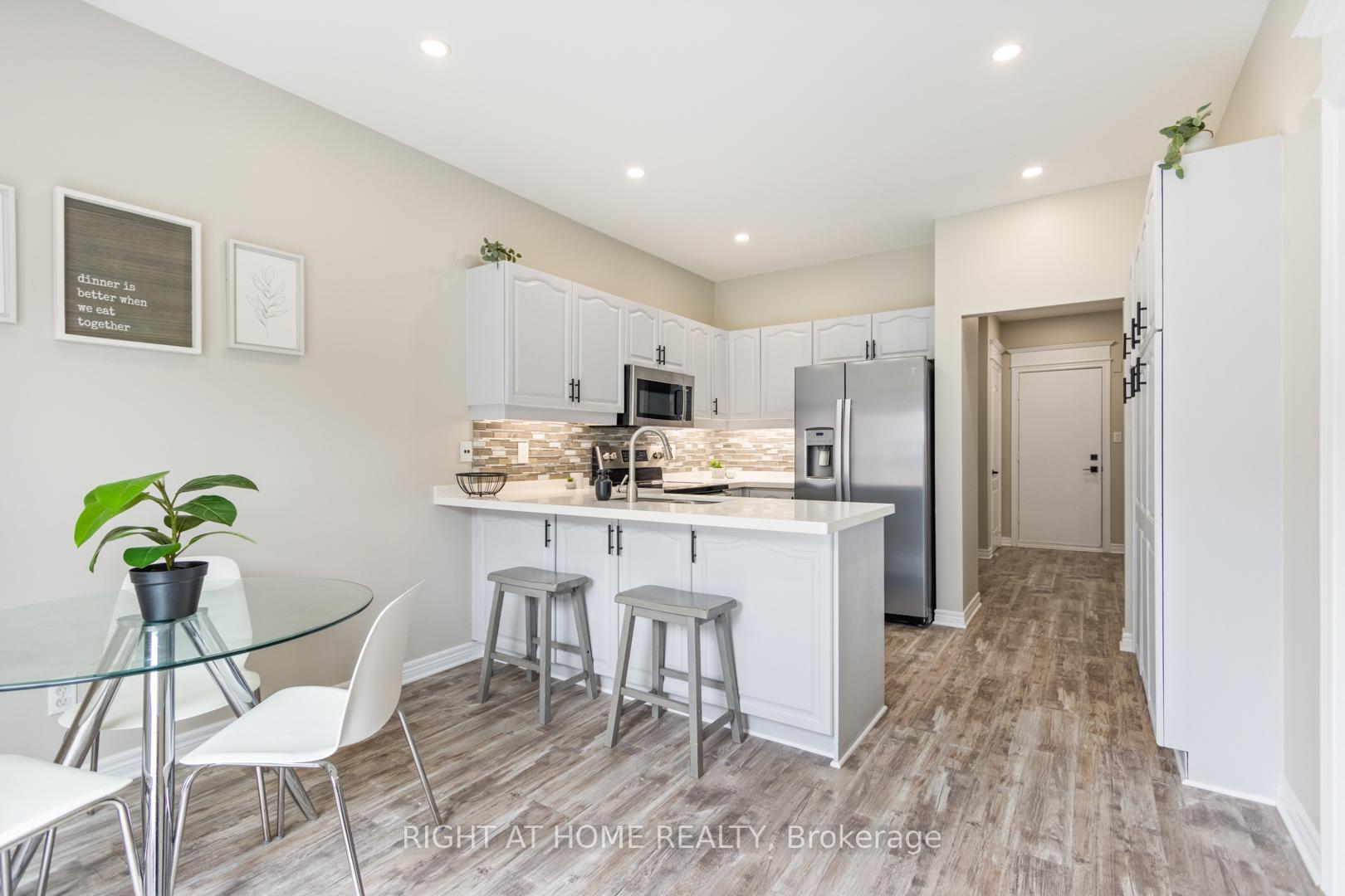 Photo 14 of 244 Rushbrook Drive, Newmarket, Summerhill Estates — HOMEH