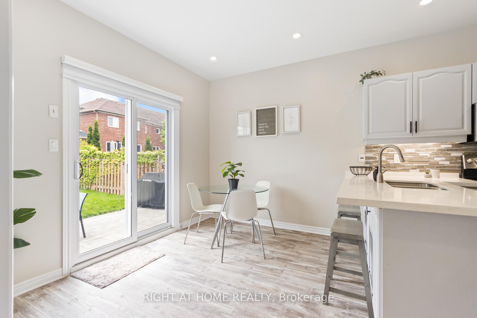 Photo 16 of 244 Rushbrook Drive, Newmarket, Summerhill Estates — HOMEH