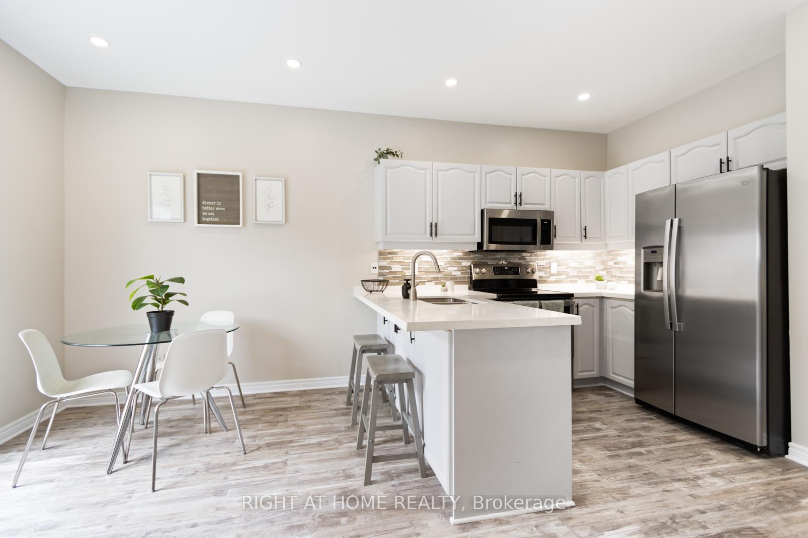 Photo 17 of 244 Rushbrook Drive, Newmarket, Summerhill Estates — HOMEH