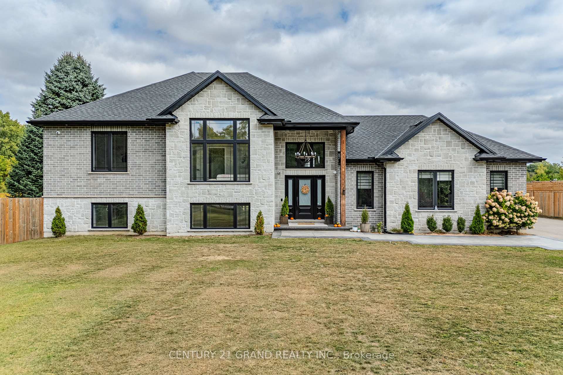 Front of 1920 Turkey Point Road