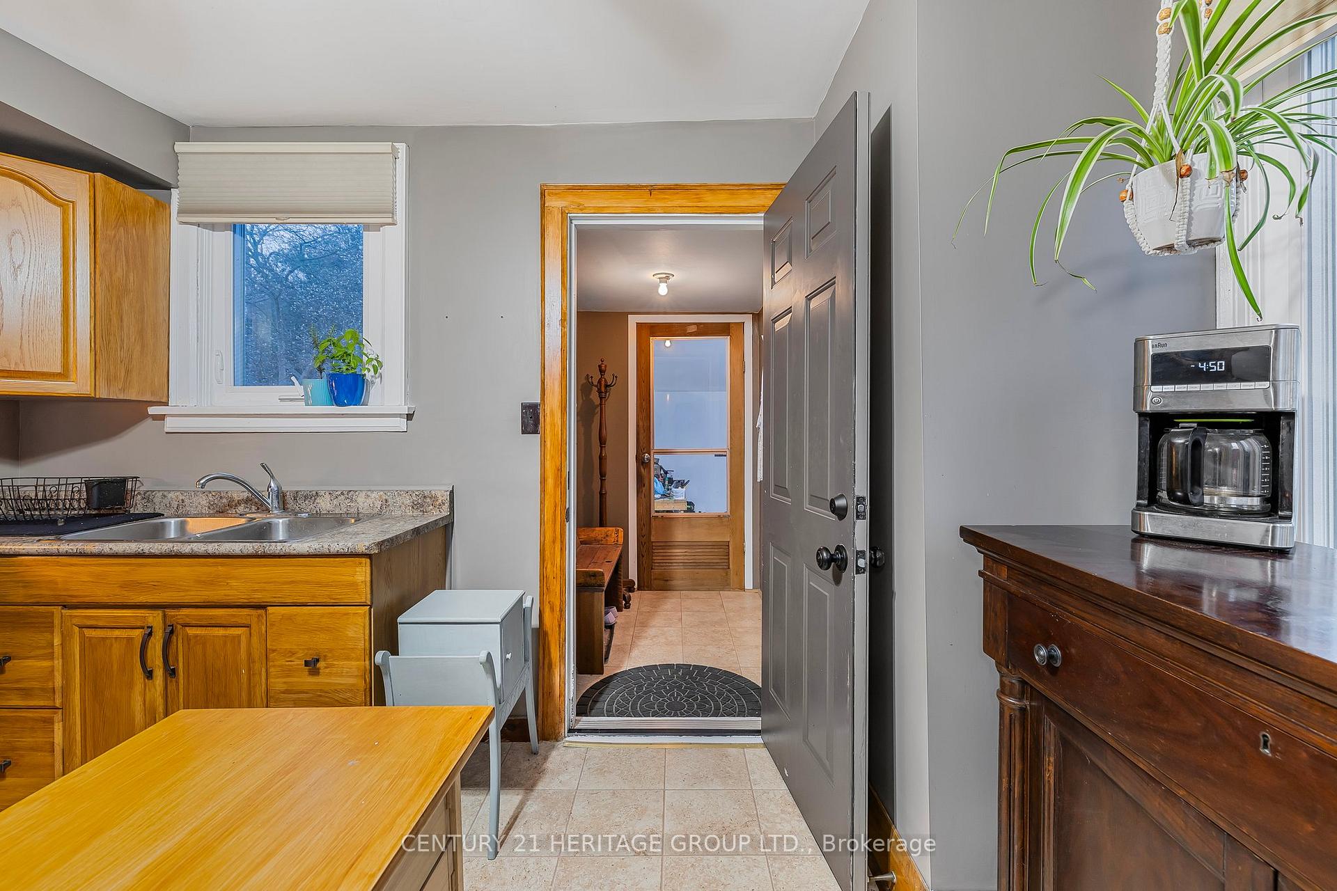 Photo 9 of 12 Richmond Street W, New Tecumseth, Tottenham — HOMEH