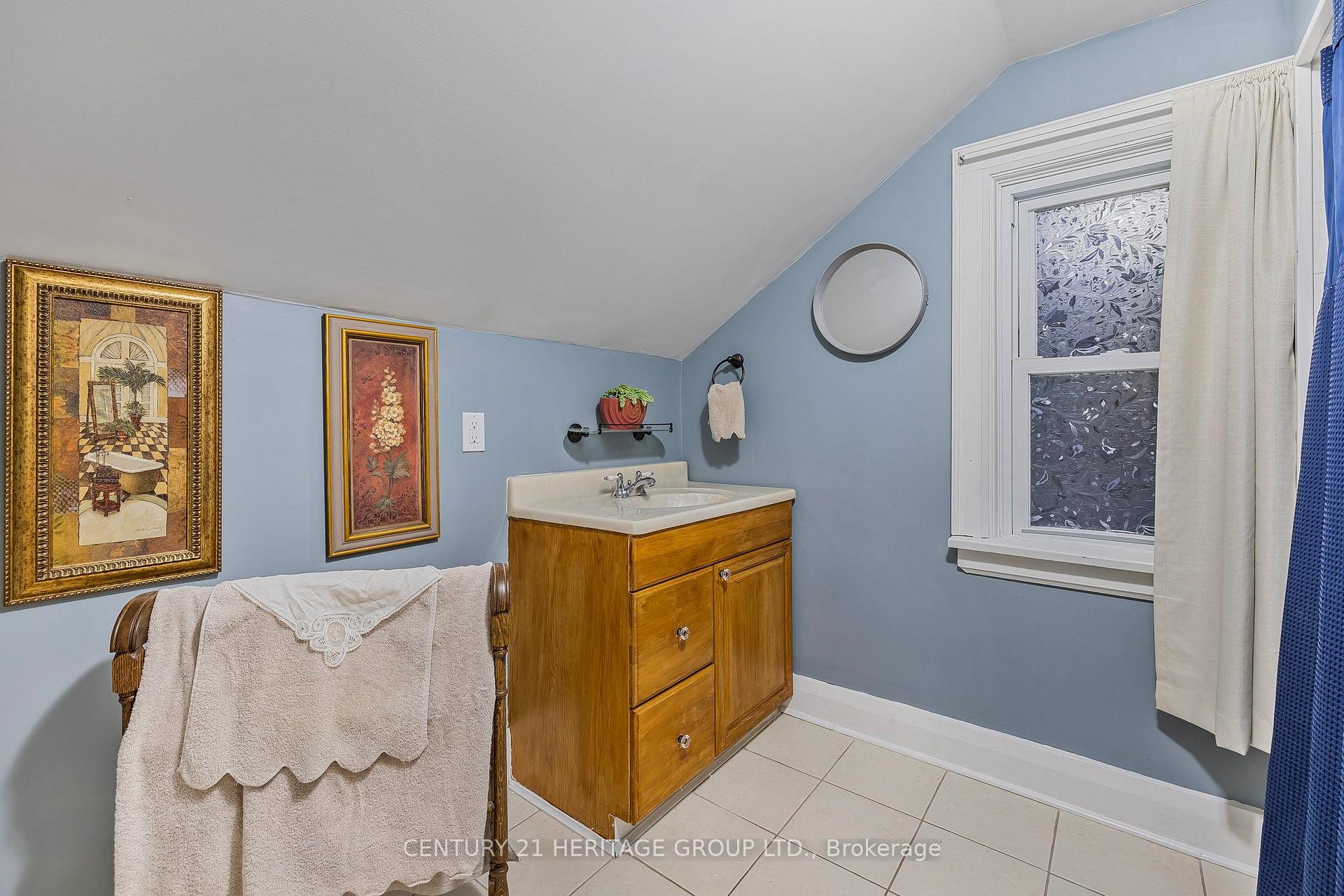 Photo 26 of 12 Richmond Street W, New Tecumseth, Tottenham — HOMEH