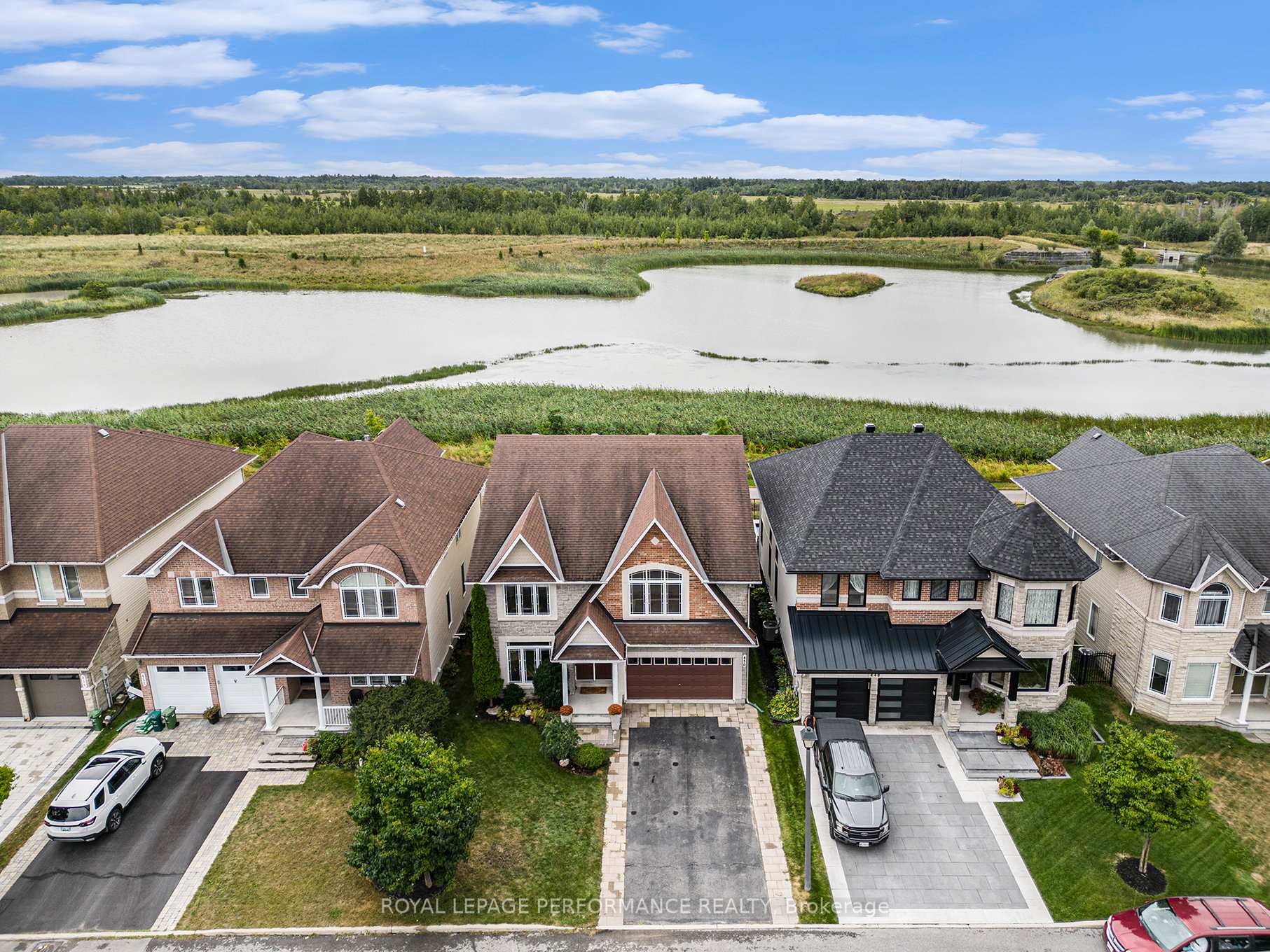 Photo 2 of 450 Frank Cauley Way, Ottawa, Avalon East — HOMEH