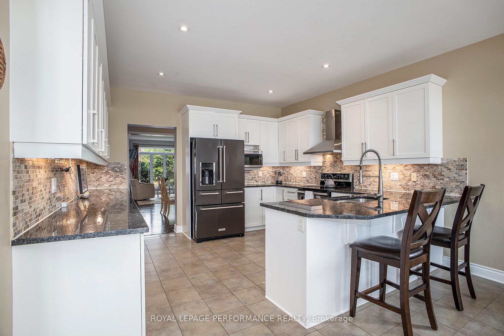 Photo 12 of 450 Frank Cauley Way, Ottawa, Avalon East — HOMEH