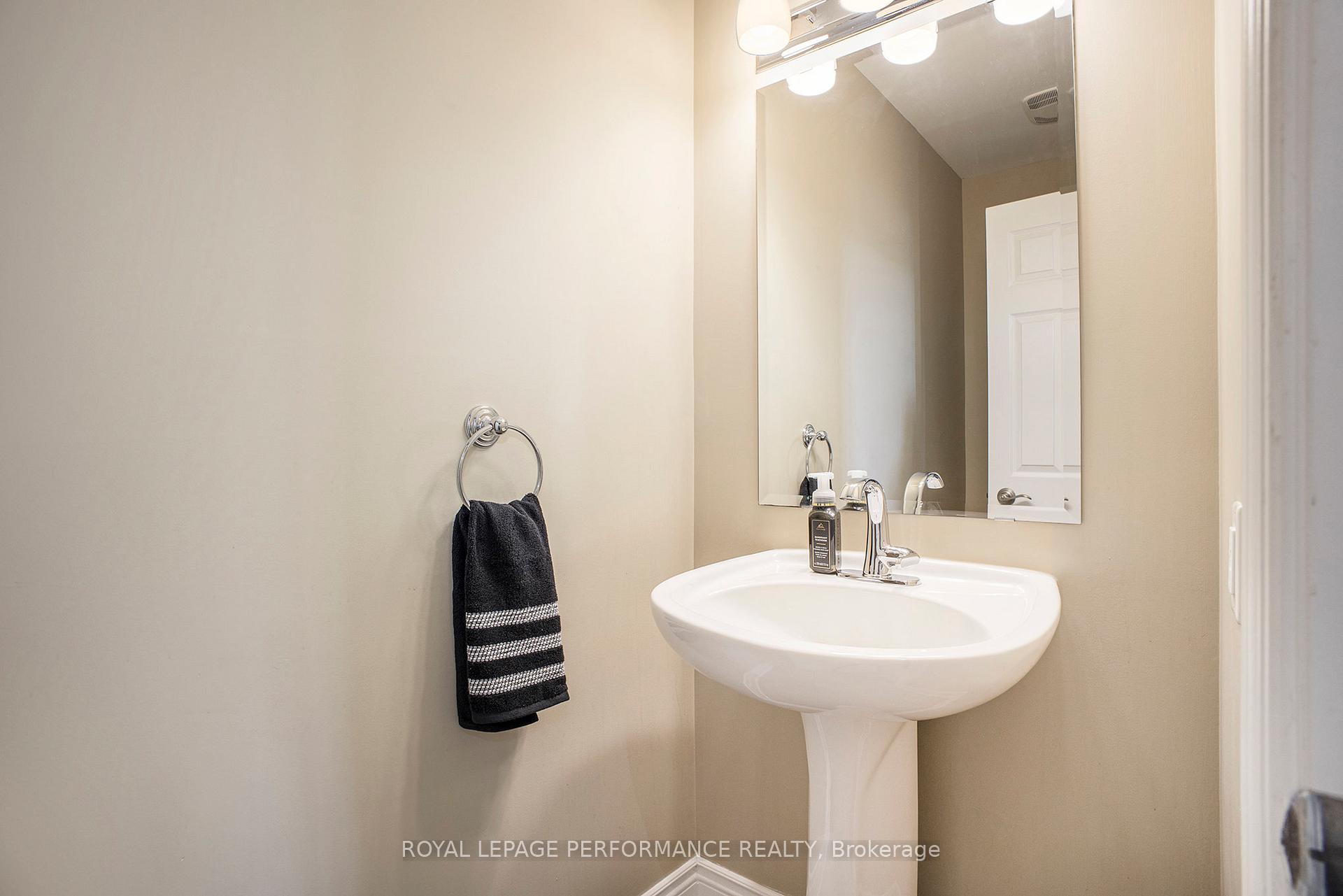 Photo 17 of 450 Frank Cauley Way, Ottawa, Avalon East — HOMEH
