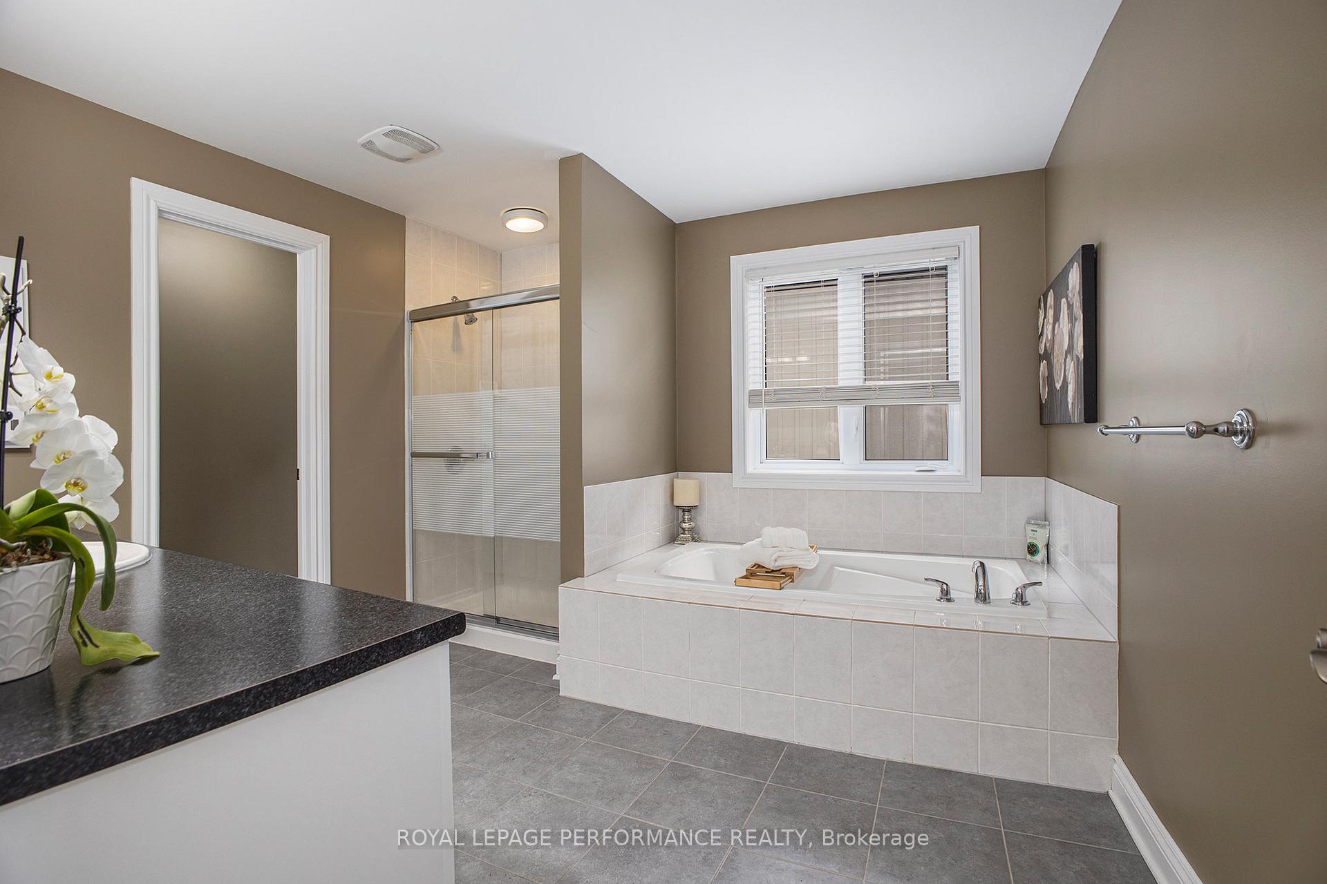Photo 25 of 450 Frank Cauley Way, Ottawa, Avalon East — HOMEH