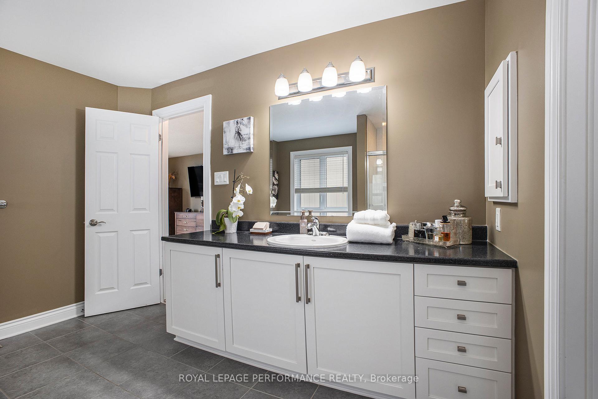 Photo 26 of 450 Frank Cauley Way, Ottawa, Avalon East — HOMEH