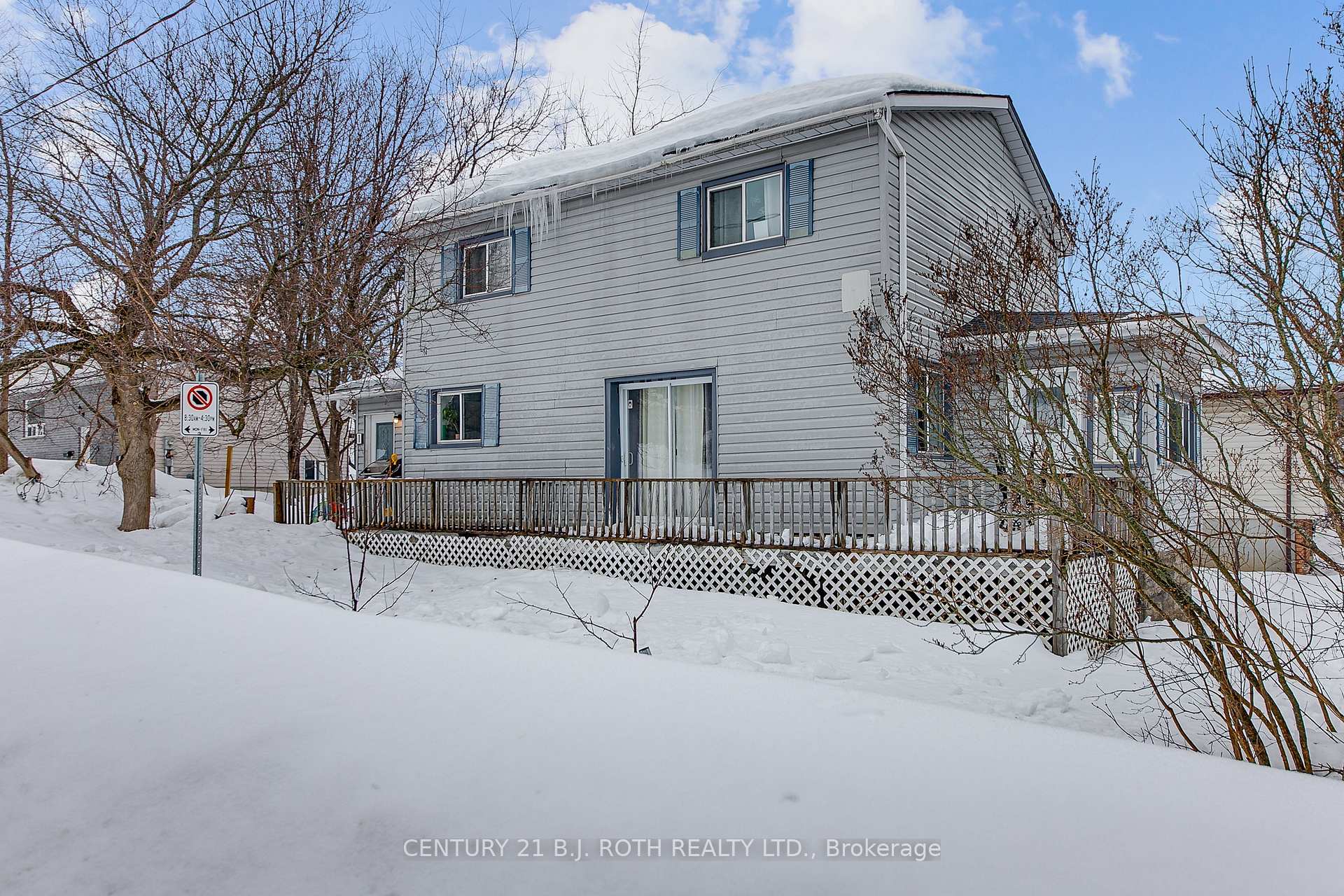 Photo 2 of 1 Lakeview Avenue, Orillia — HOMEH