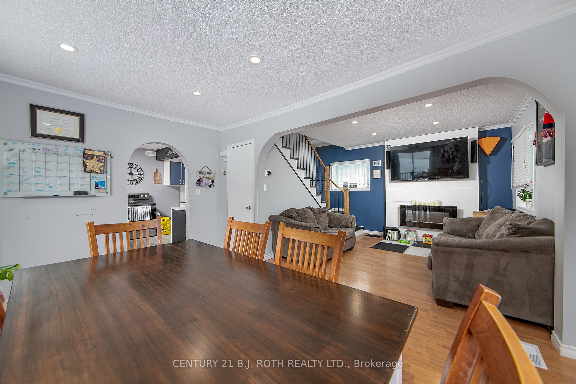 Photo 9 of 1 Lakeview Avenue, Orillia — HOMEH