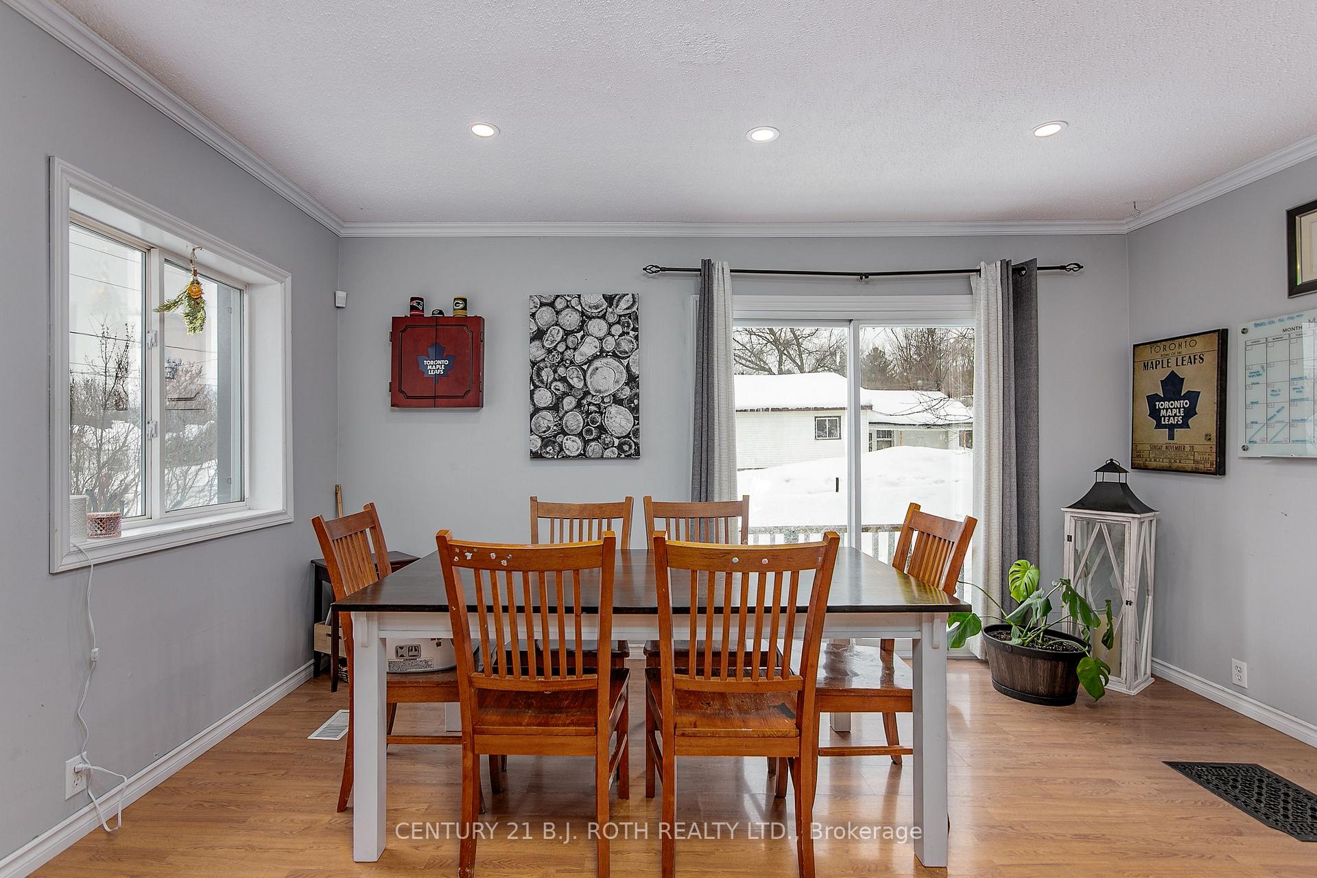 Photo 12 of 1 Lakeview Avenue, Orillia — HOMEH