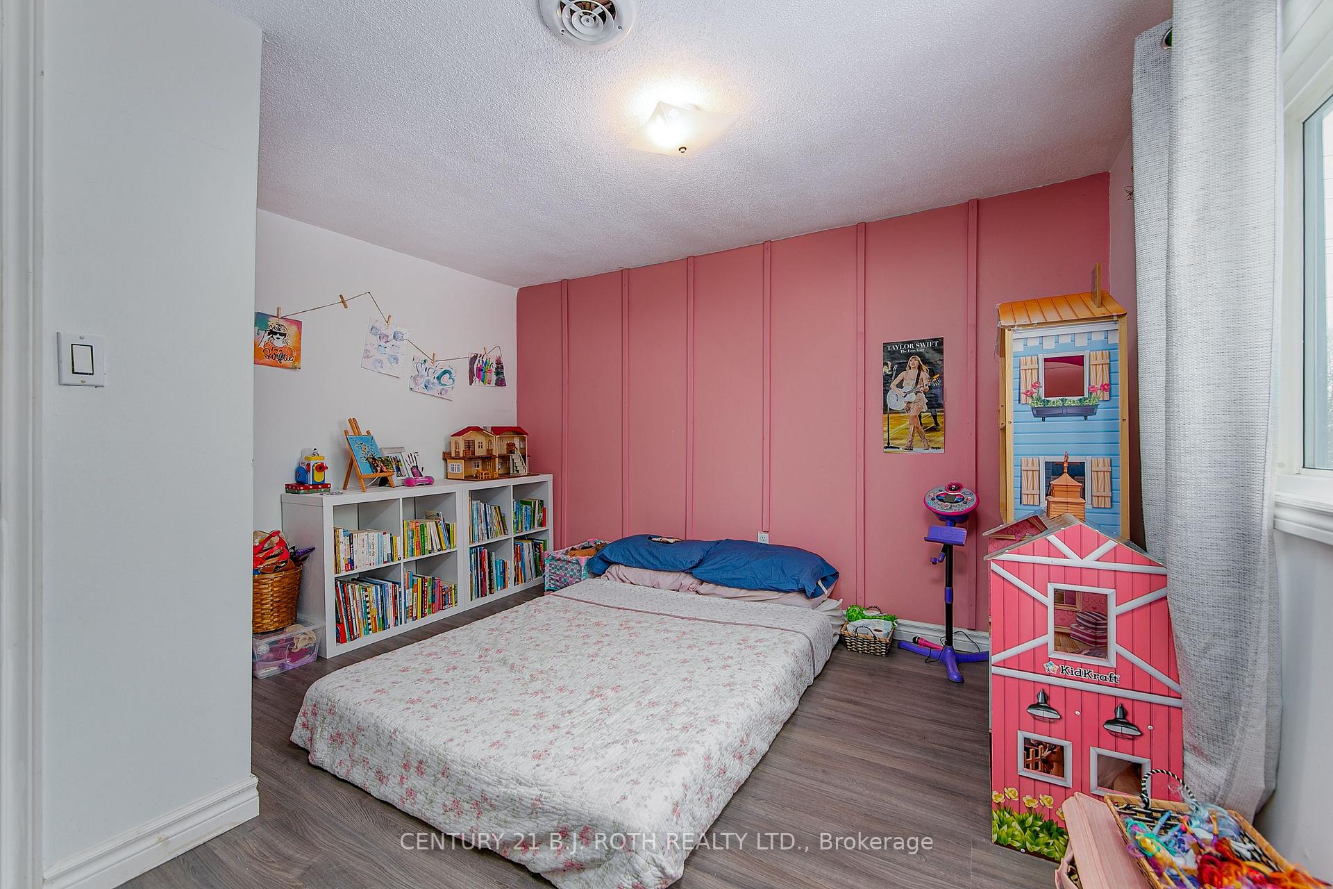 Photo 21 of 1 Lakeview Avenue, Orillia — HOMEH