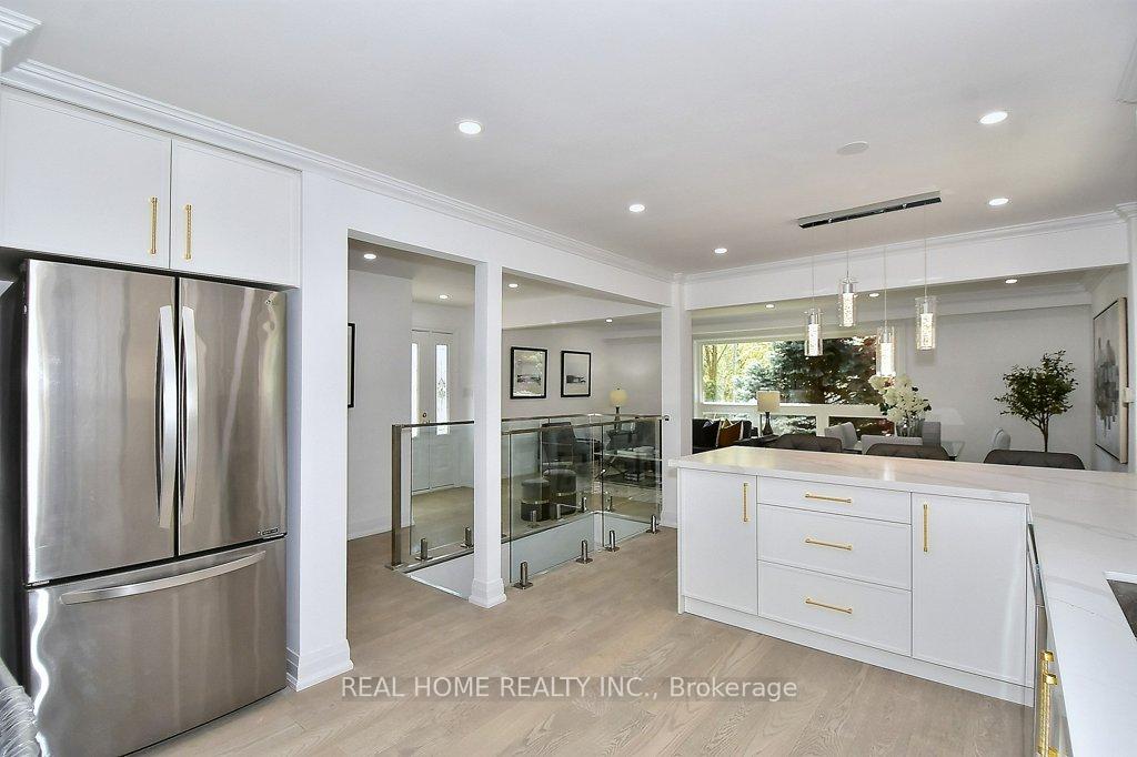 Photo 11 of 51 Gladman Avenue, Newmarket, Central Newmarket — HOMEH