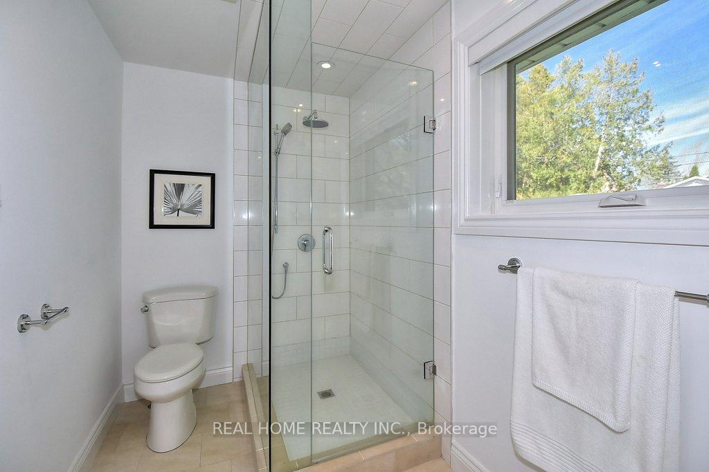 Photo 17 of 51 Gladman Avenue, Newmarket, Central Newmarket — HOMEH
