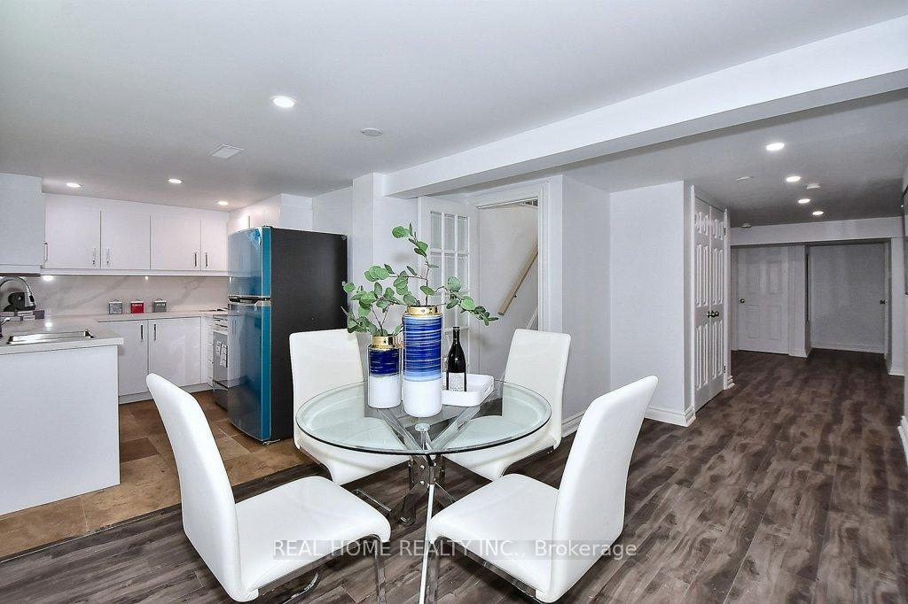 Photo 25 of 51 Gladman Avenue, Newmarket, Central Newmarket — HOMEH