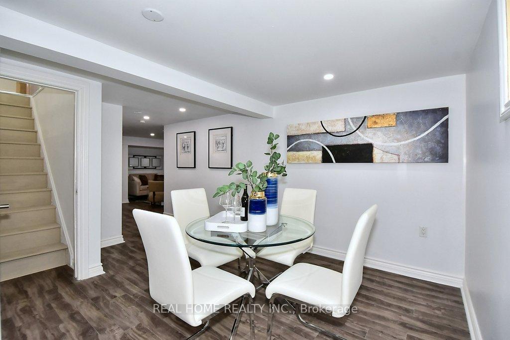 Photo 26 of 51 Gladman Avenue, Newmarket, Central Newmarket — HOMEH