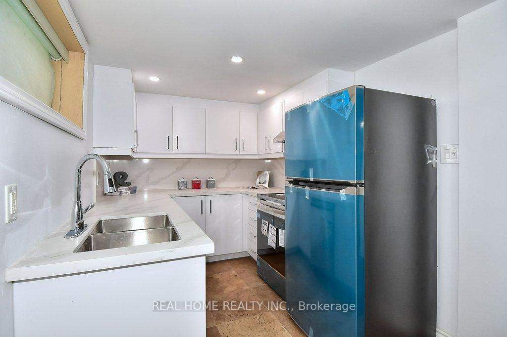 Photo 27 of 51 Gladman Avenue, Newmarket, Central Newmarket — HOMEH