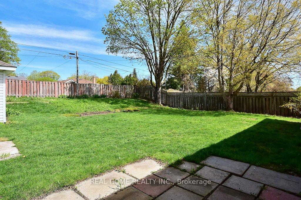 Photo 37 of 51 Gladman Avenue, Newmarket, Central Newmarket — HOMEH