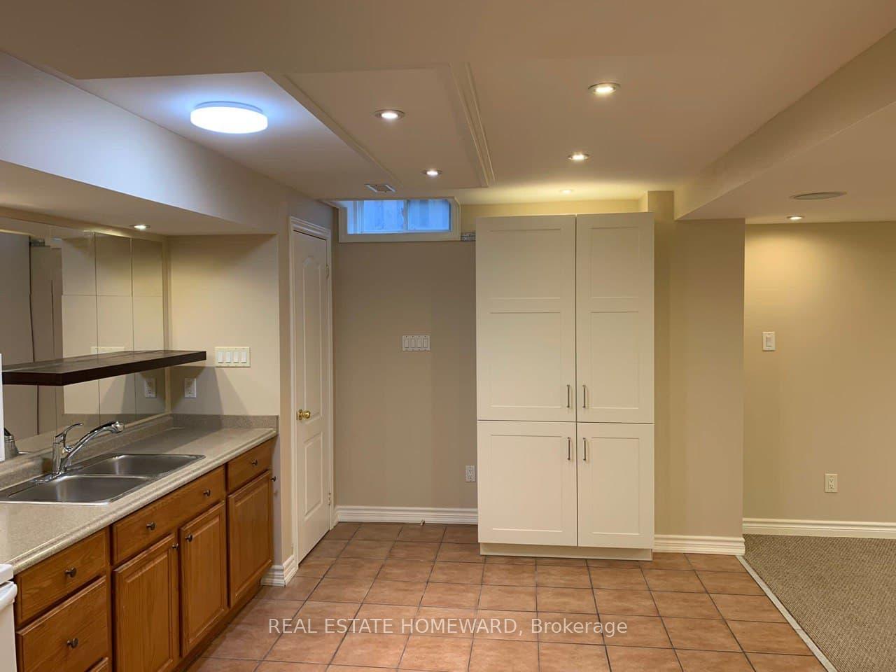 Photo 5 of Unit Lower, 669 Foxcroft Boulevard, Newmarket, Stonehaven-Wyndham — HOMEH