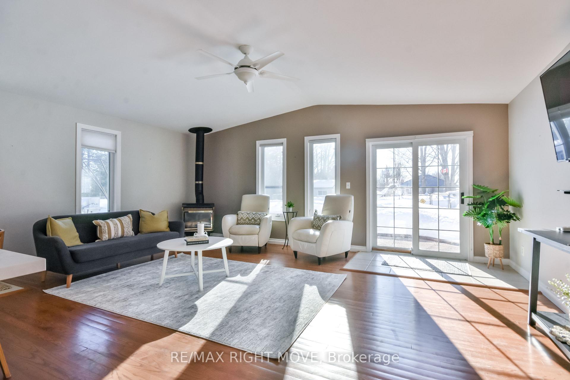 Photo 10 of 23 Stanton Drive, Orillia — HOMEH