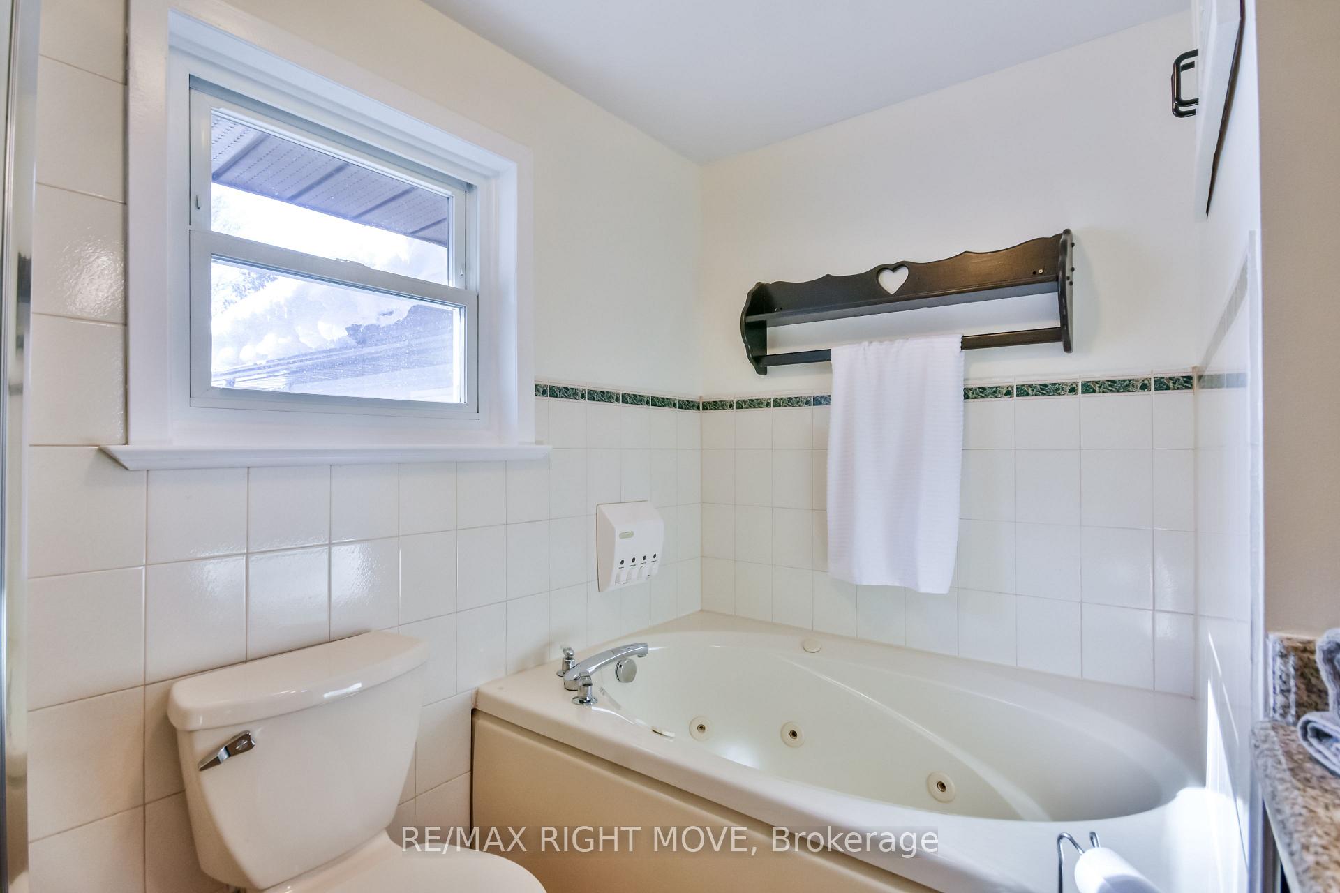 Photo 18 of 23 Stanton Drive, Orillia — HOMEH