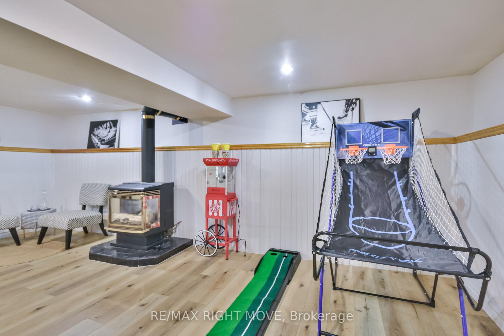 Photo 25 of 23 Stanton Drive, Orillia — HOMEH