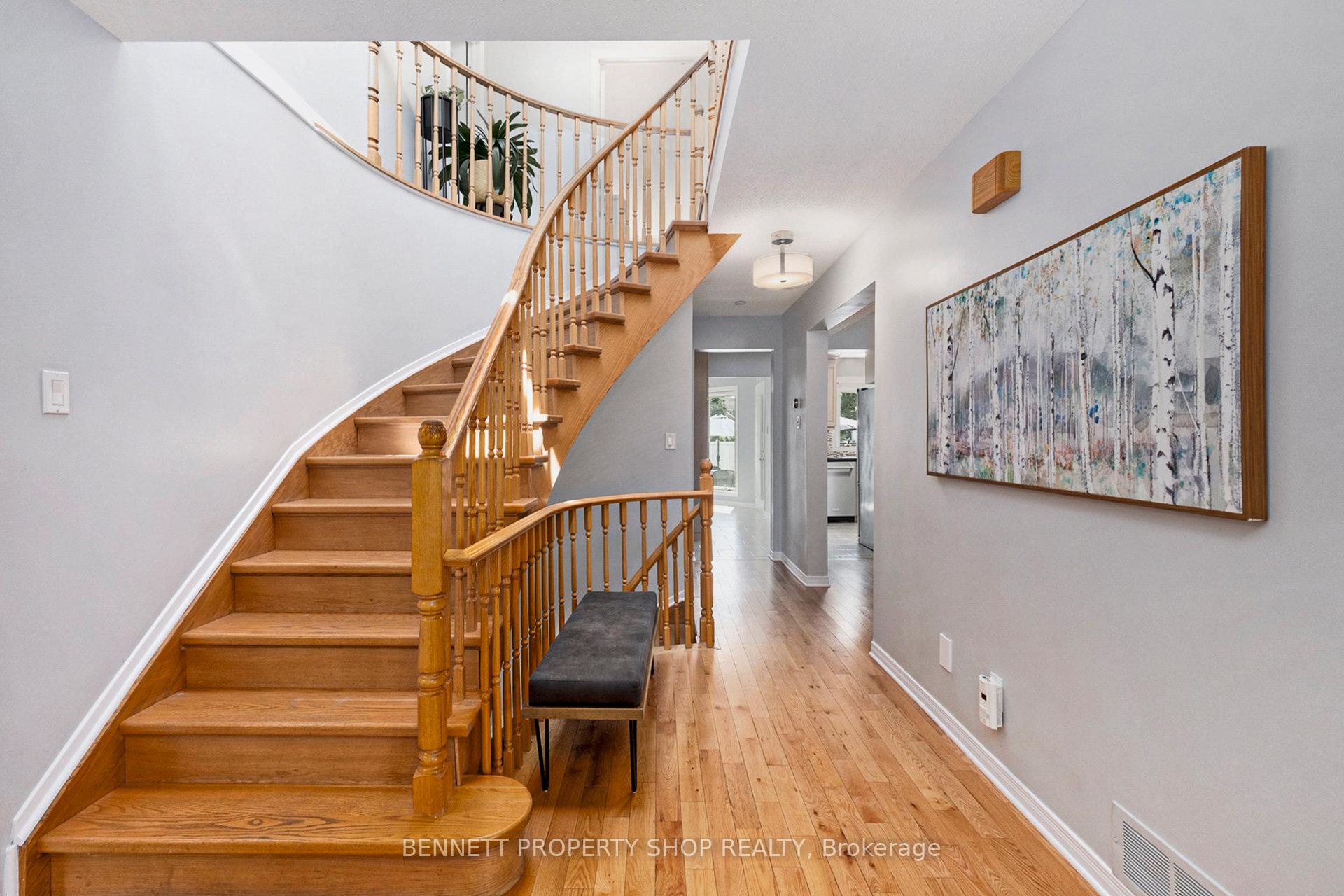 Photo 3 of 778 Montcrest Drive, Ottawa, Fallingbrook/Ridgemount — HOMEH