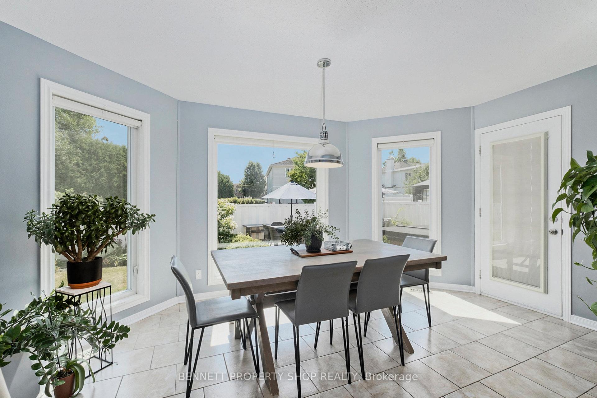 Photo 7 of 778 Montcrest Drive, Ottawa, Fallingbrook/Ridgemount — HOMEH