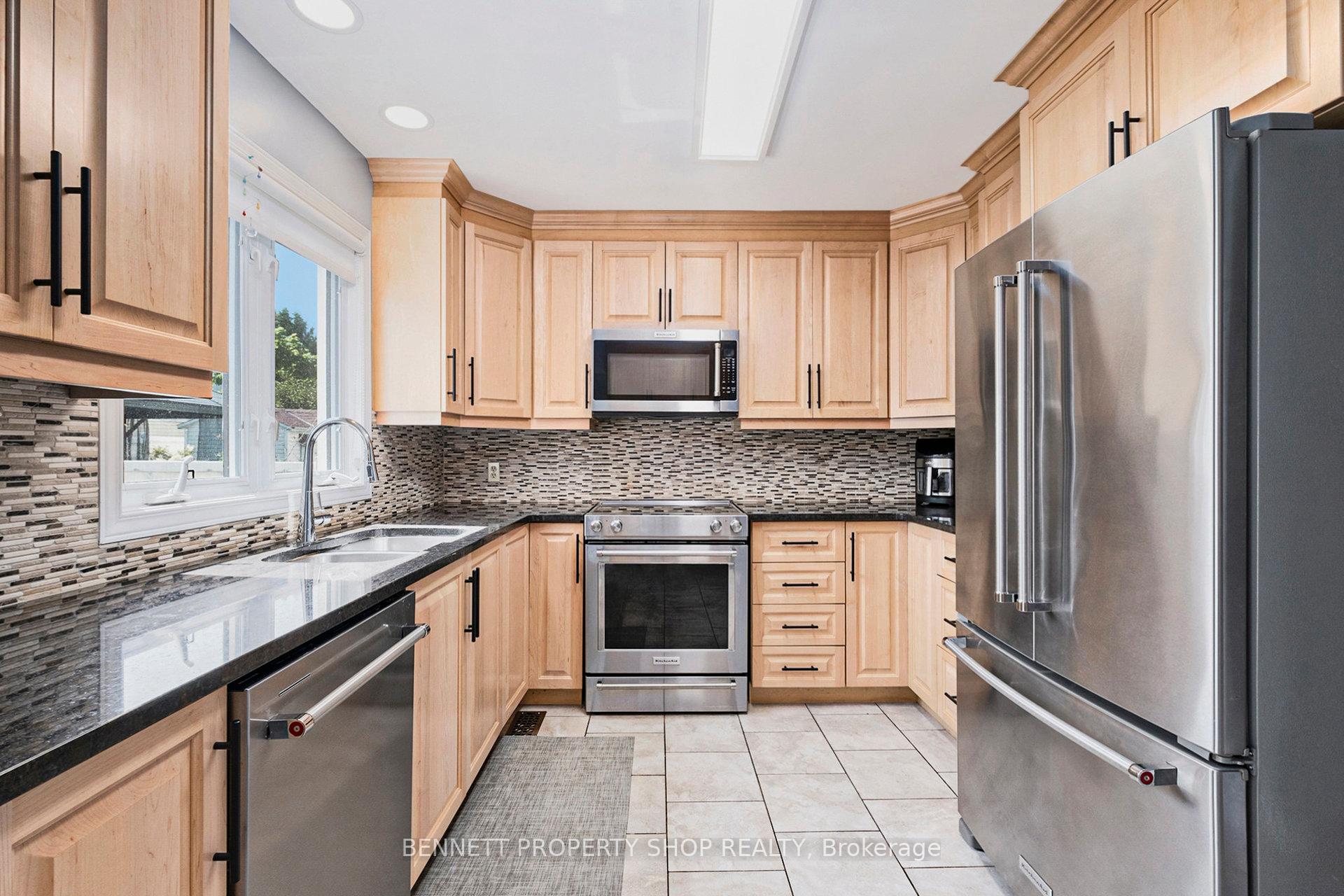 Photo 8 of 778 Montcrest Drive, Ottawa, Fallingbrook/Ridgemount — HOMEH