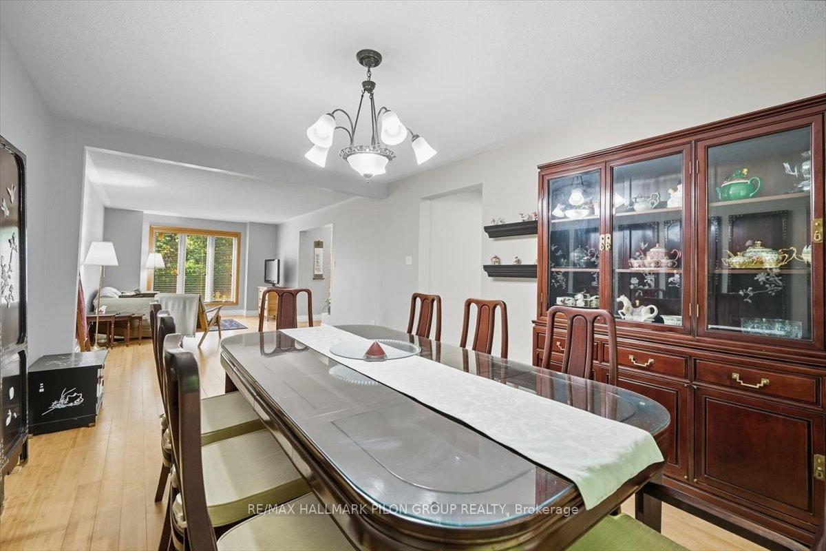 Photo 12 of 2963 Turquoise Crescent, Ottawa, Navan — HOMEH
