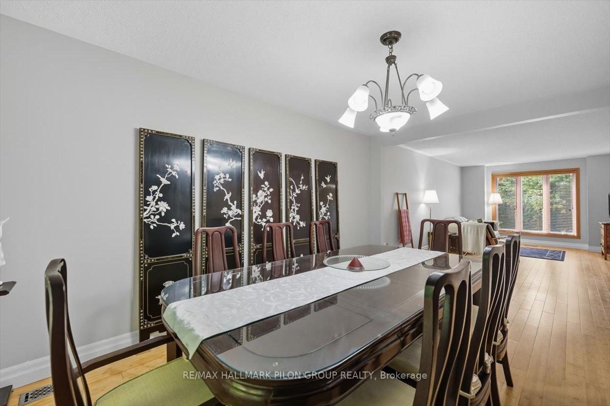 Photo 13 of 2963 Turquoise Crescent, Ottawa, Navan — HOMEH