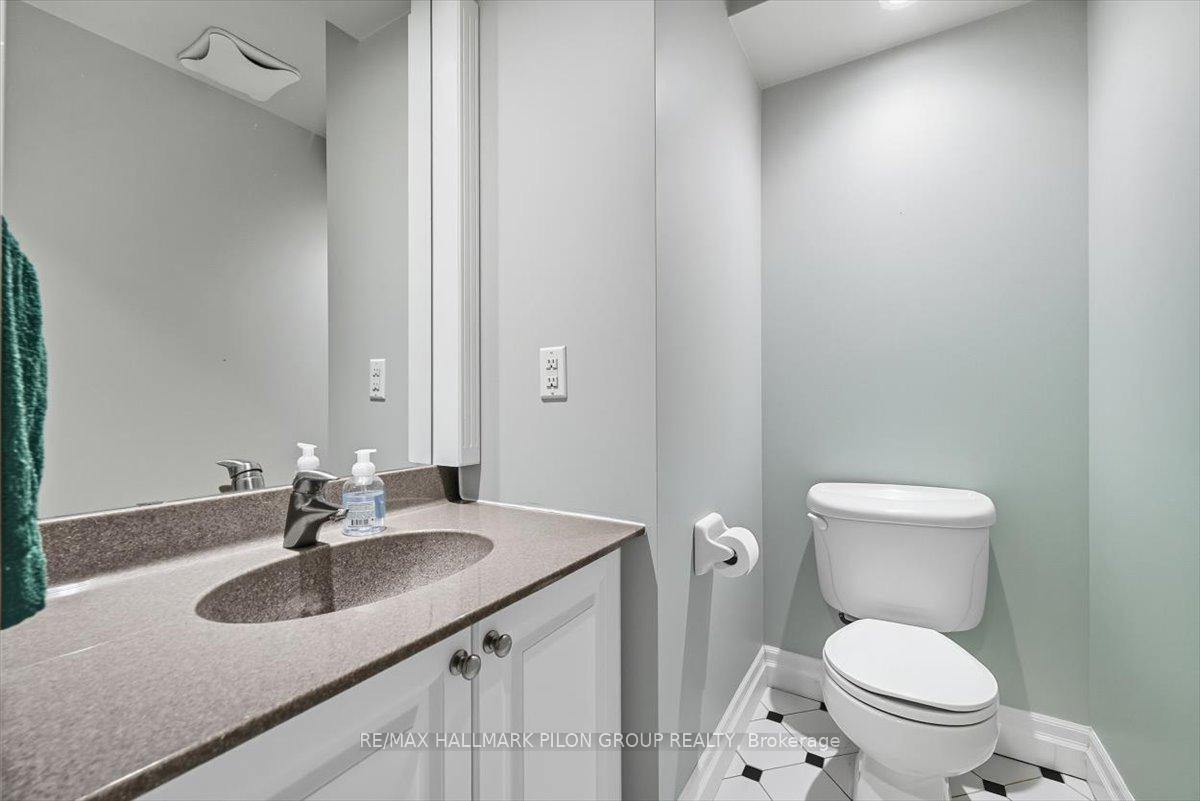 Photo 15 of 2963 Turquoise Crescent, Ottawa, Navan — HOMEH