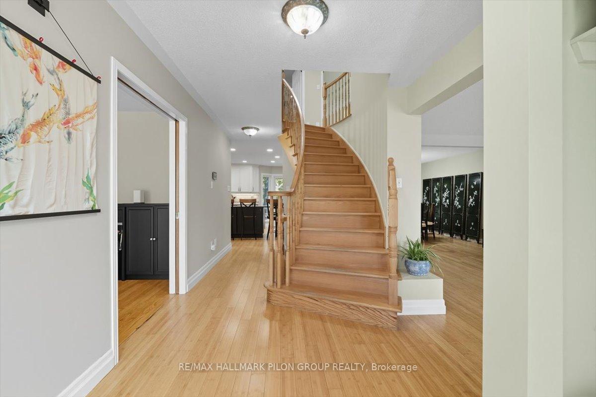 Photo 16 of 2963 Turquoise Crescent, Ottawa, Navan — HOMEH