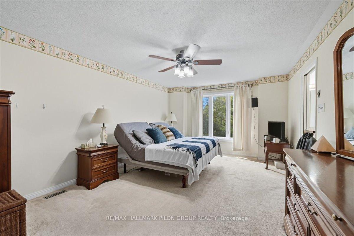 Photo 18 of 2963 Turquoise Crescent, Ottawa, Navan — HOMEH