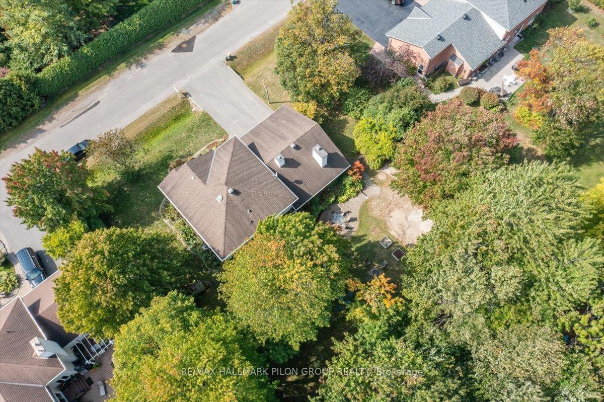 Photo 34 of 2963 Turquoise Crescent, Ottawa, Navan — HOMEH