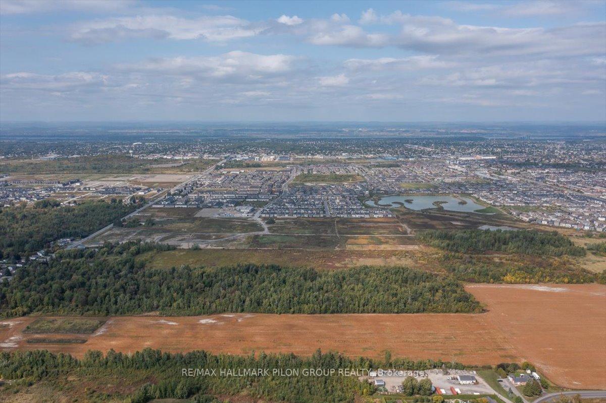 Photo 36 of 2963 Turquoise Crescent, Ottawa, Navan — HOMEH
