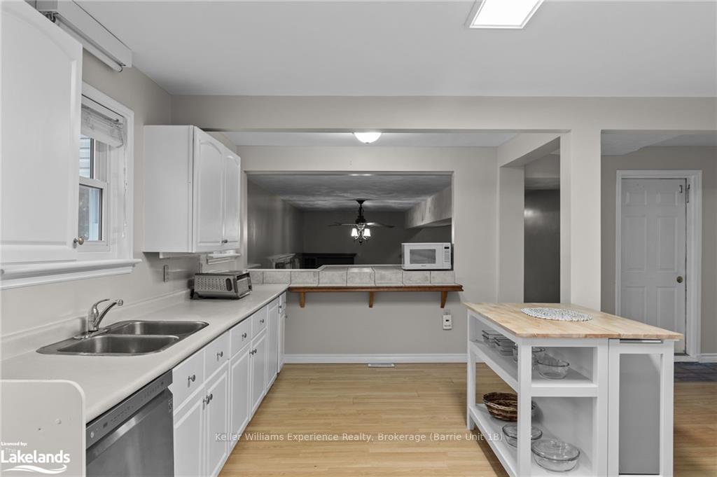 Photo 5 of 49 North Street E, Orillia — HOMEH