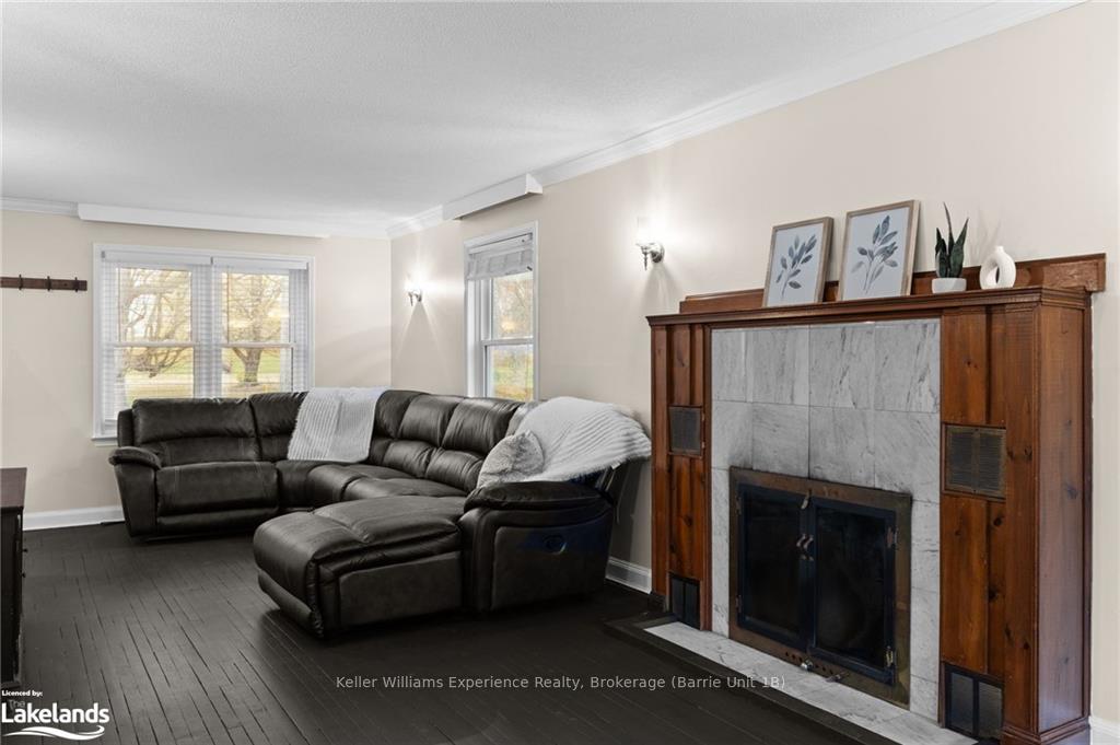 Photo 10 of 49 North Street E, Orillia — HOMEH