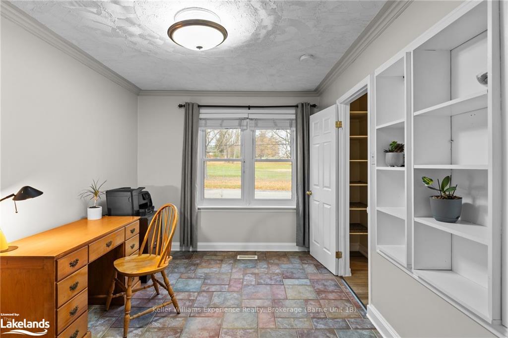 Photo 11 of 49 North Street E, Orillia — HOMEH