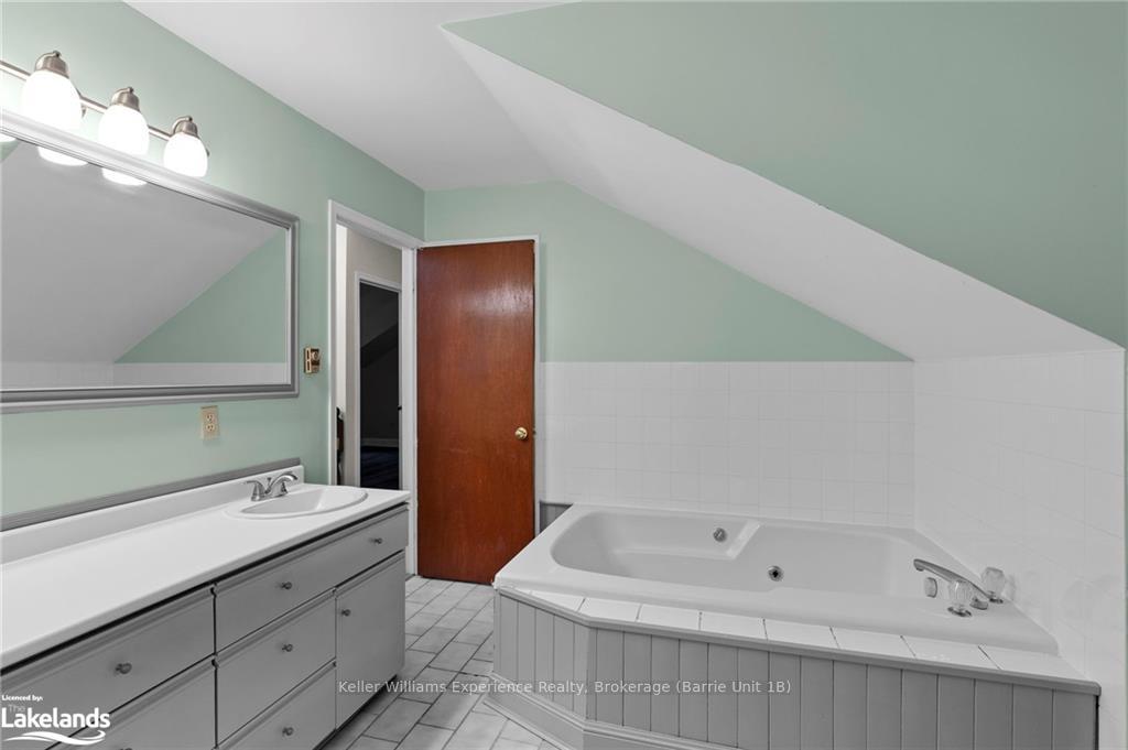 Photo 18 of 49 North Street E, Orillia — HOMEH