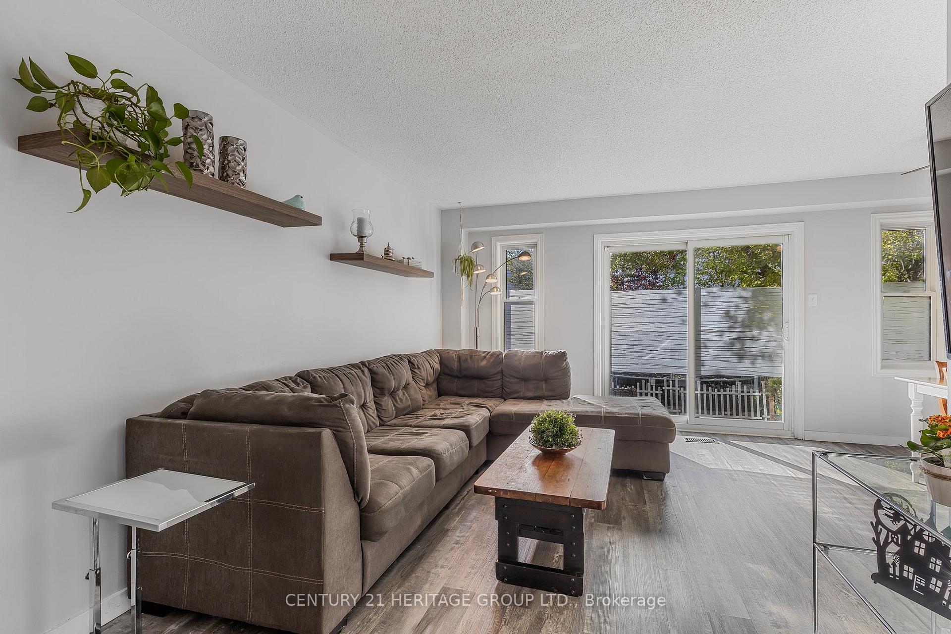 Photo 19 of 52 Potter Crescent, New Tecumseth, Tottenham — HOMEH