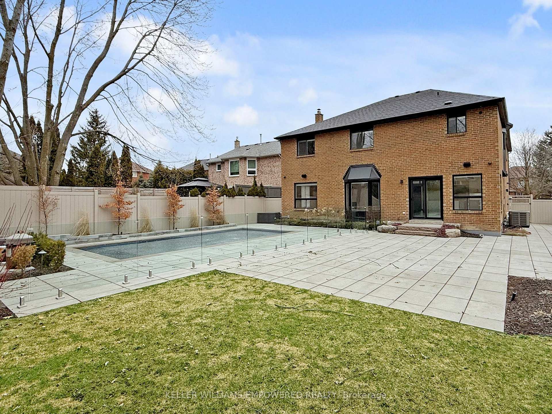 Photo 2 of 525 Binns Avenue, Newmarket, Glenway Estates — HOMEH