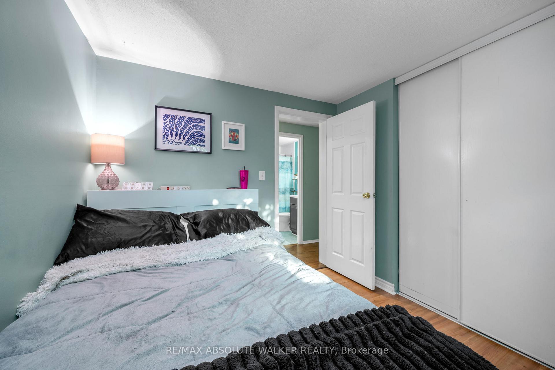 Photo 11 of 428 Hatfield Crescent, Ottawa, Bilberry Creek/Queenswood Heights — HOMEH