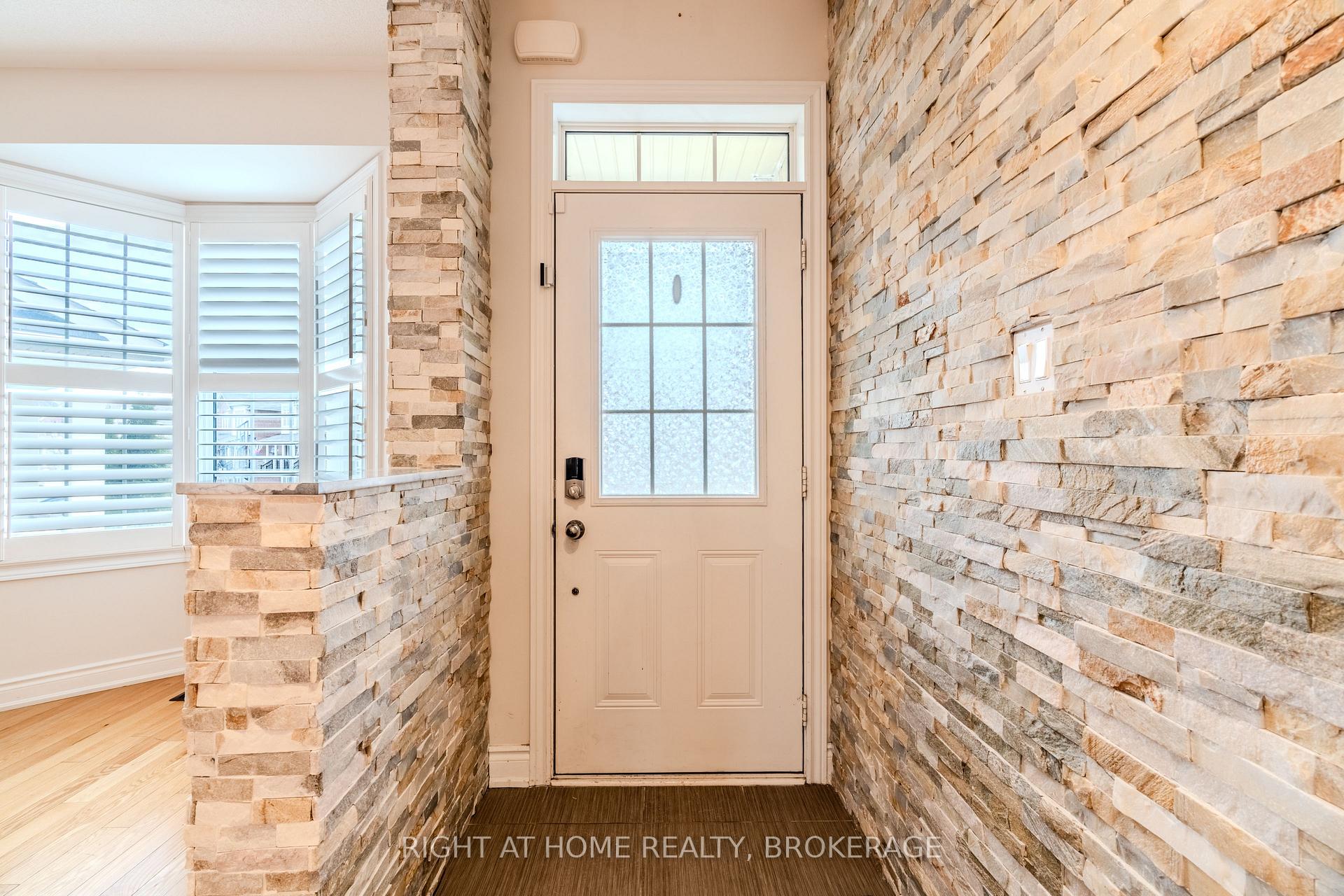 Photo 4 of 1499 Haws Crescent, Milton, Clarke — HOMEH
