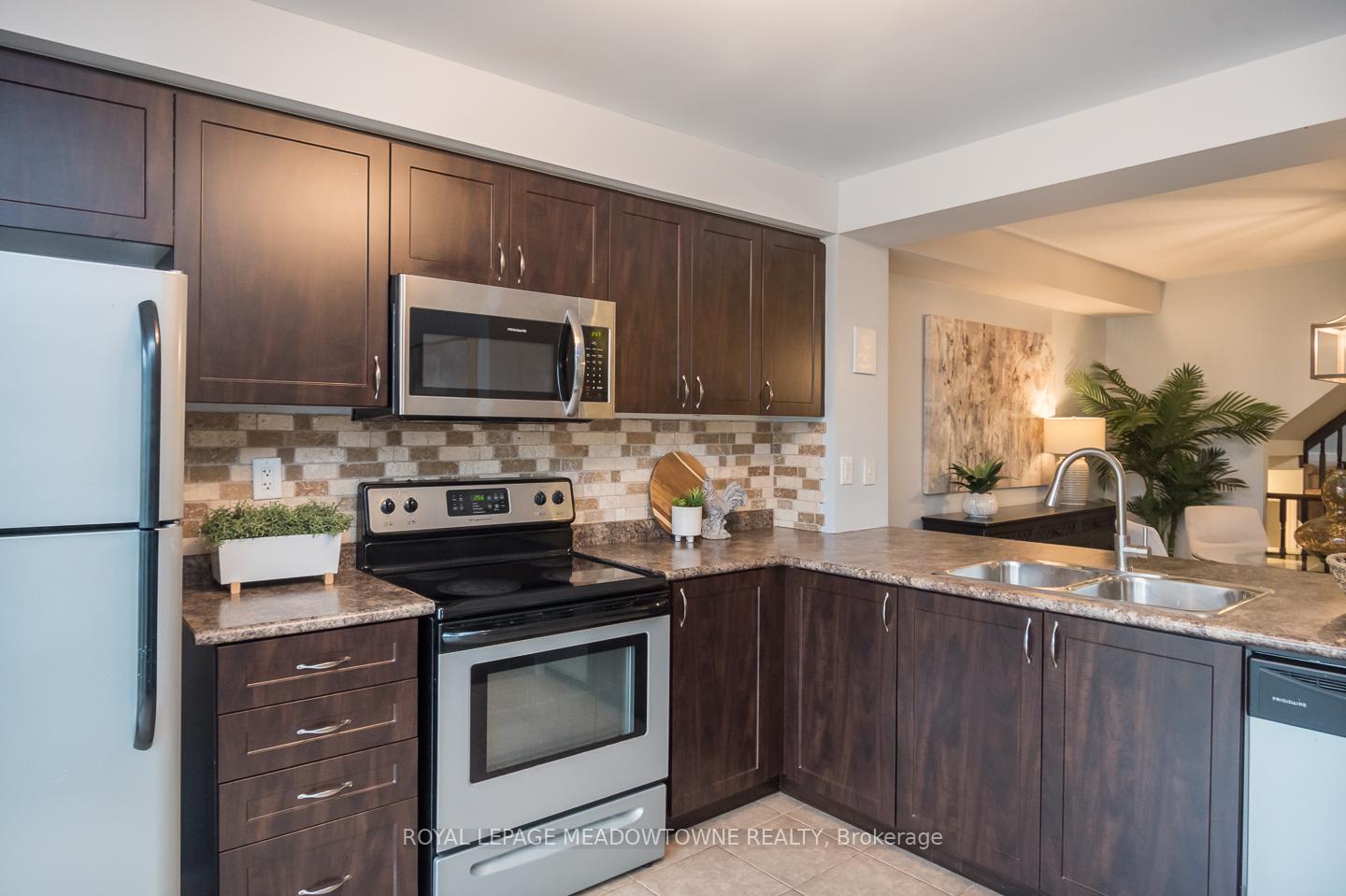 Photo 7 of 881 Brassard Circle, Milton, Willmott — HOMEH