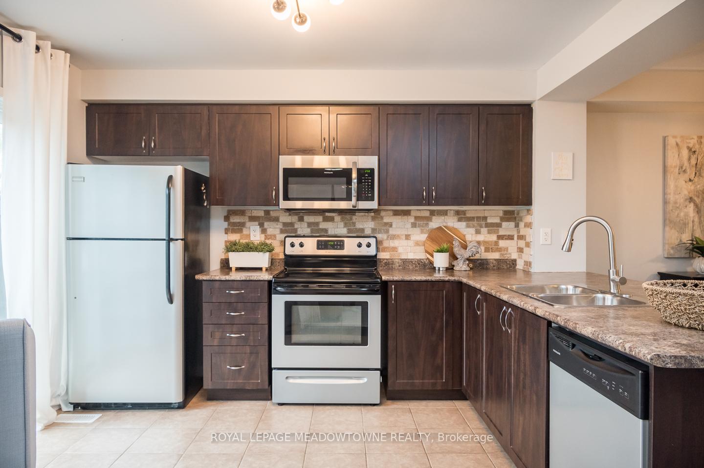 Photo 34 of 881 Brassard Circle, Milton, Willmott — HOMEH