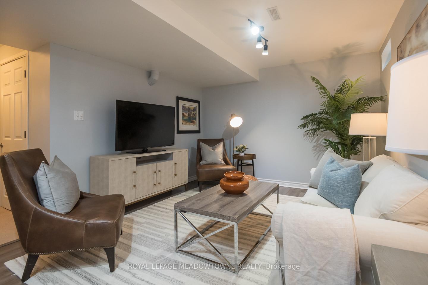 Photo 23 of 881 Brassard Circle, Milton, Willmott — HOMEH