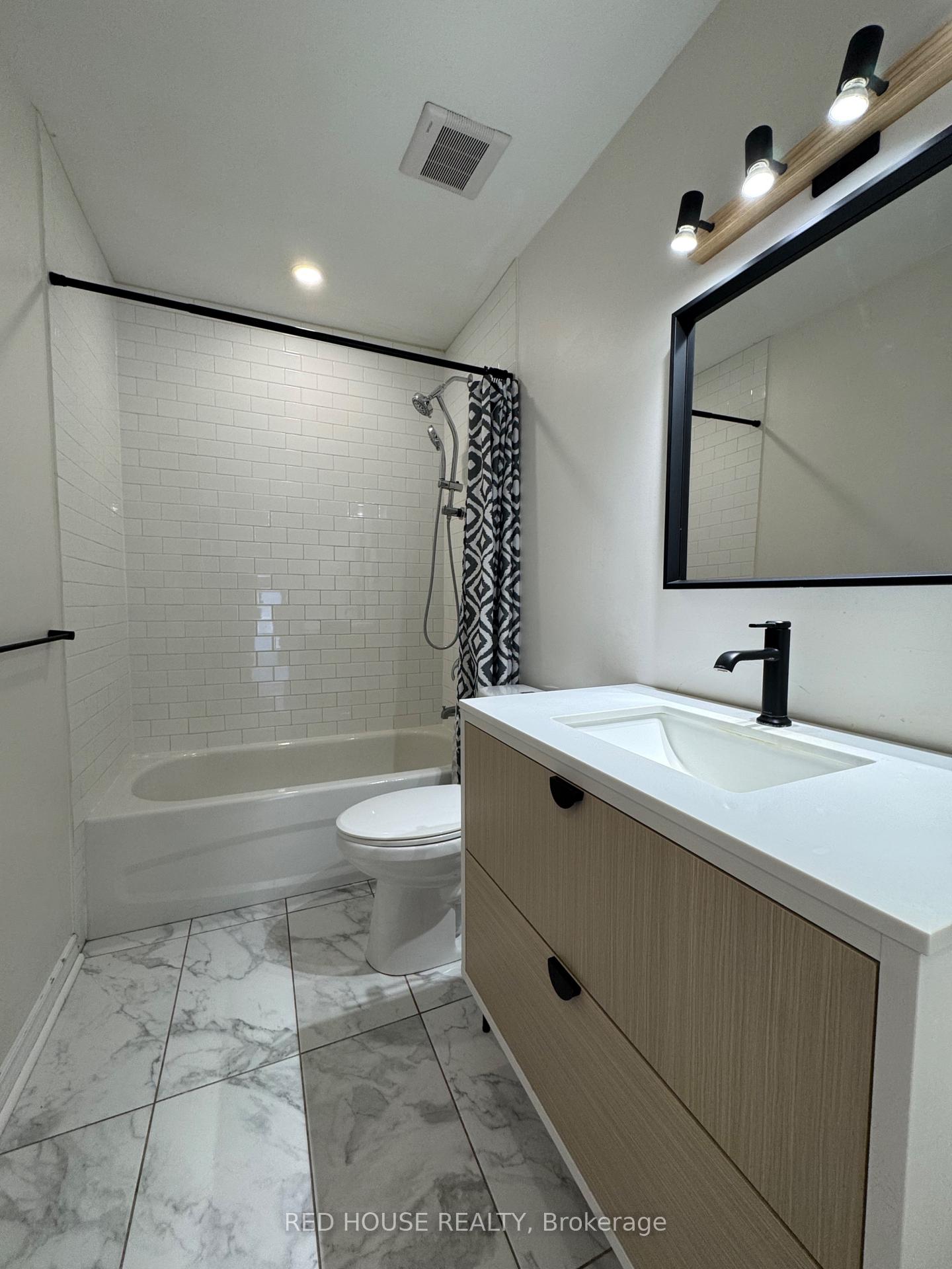 Photo 5 of Unit Upper, 69 Simpson Road, Newmarket, Central Newmarket — HOMEH